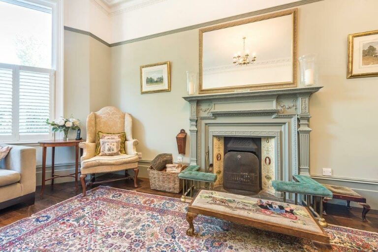 Large Ealing Family Home image 18