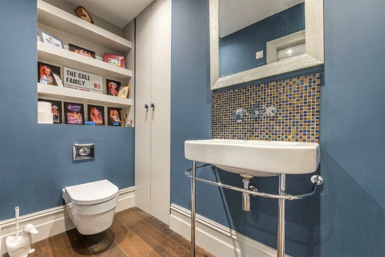 Large Ealing Family Home image 24