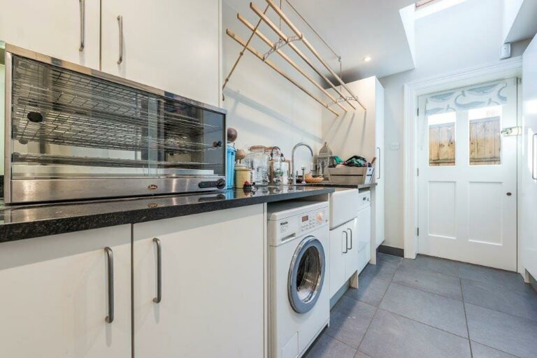 Large Ealing Family Home image 26