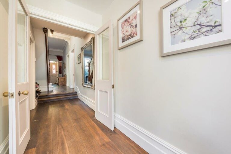 Large Ealing Family Home image 28