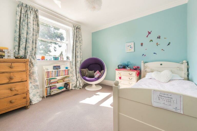Large Ealing Family Home image 30