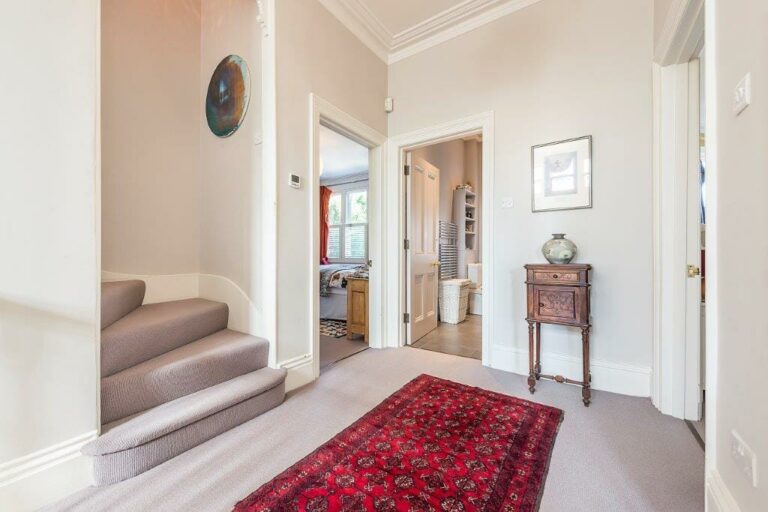 Large Ealing Family Home image 34