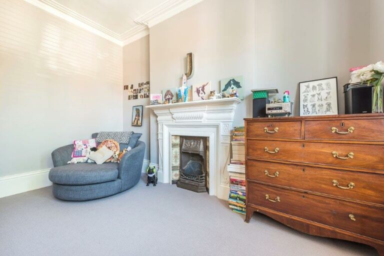 Large Ealing Family Home image 36