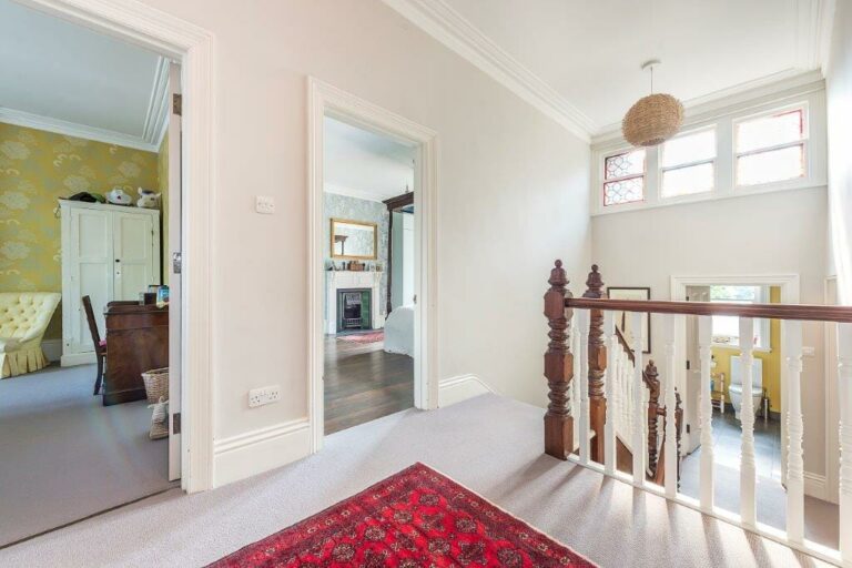 Large Ealing Family Home image 46