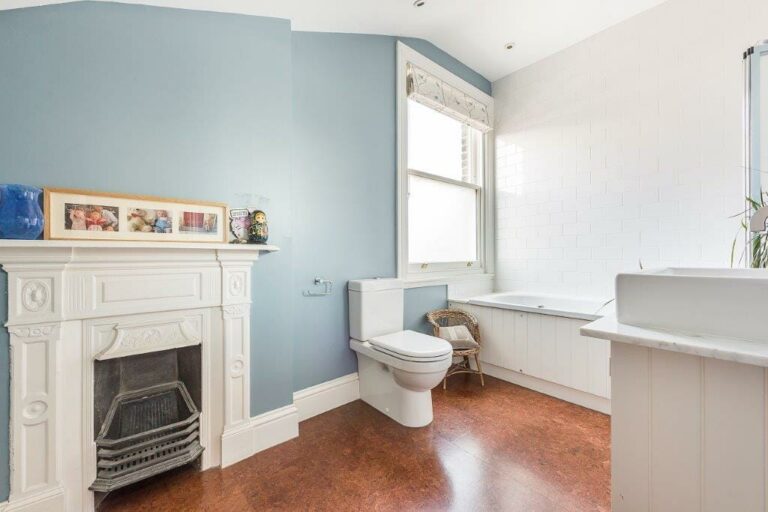 Large Ealing Family Home image 49