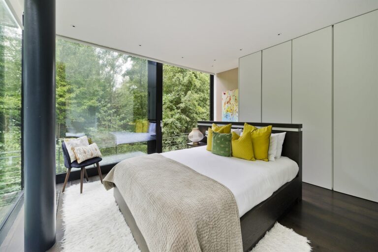 Remote Modern House with Waterview image 27