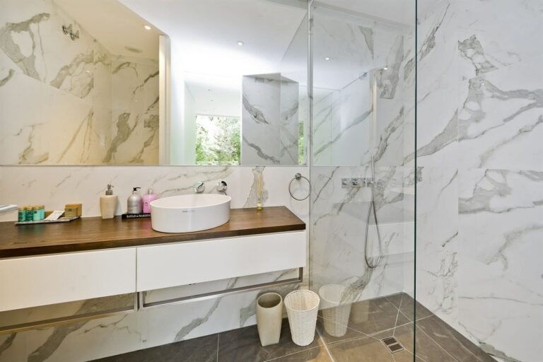 Remote Modern House with Waterview image 28