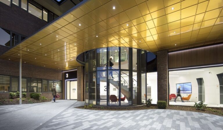 Spacious Office Suite image 11
