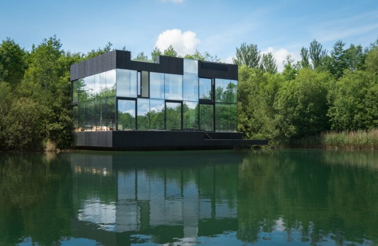 Remote Modern House with Waterview image 4