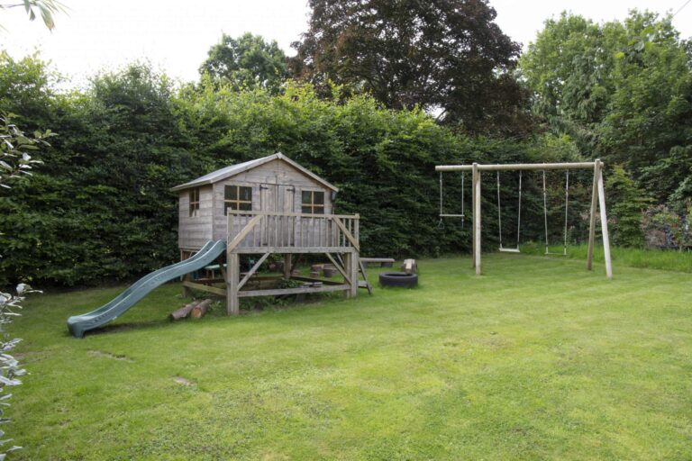 A Modern Family Home with Large Swimming Pool image 64