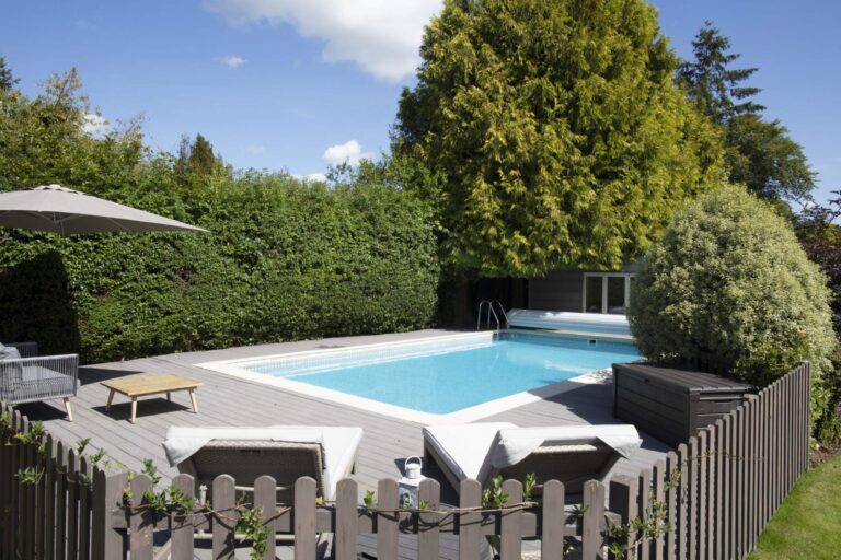 A Modern Family Home with Large Swimming Pool image 100
