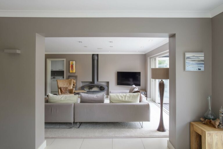 A Modern Family Home with Large Swimming Pool image 16