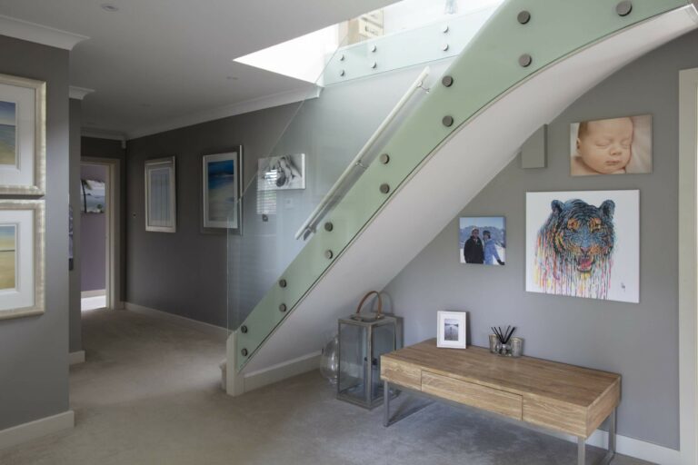 A Modern Family Home with Large Swimming Pool image 40