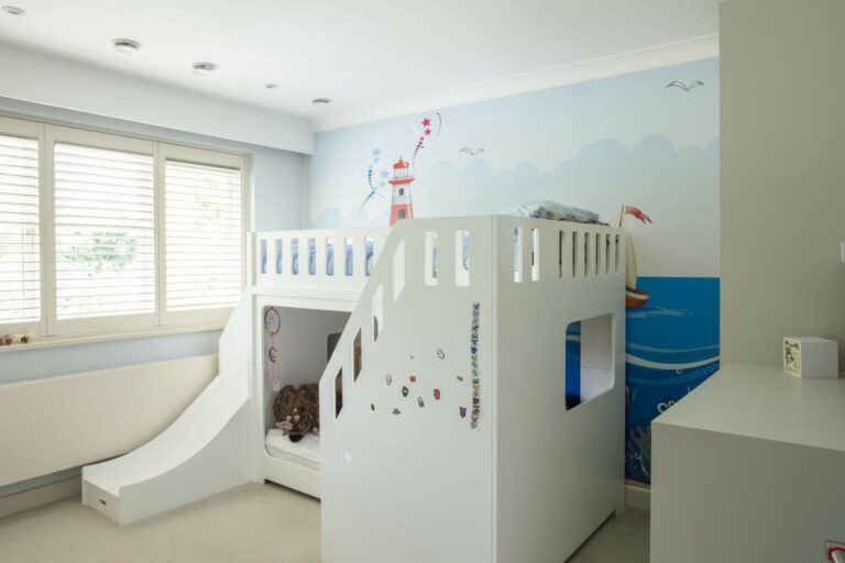 A Modern Family Home with Large Swimming Pool image 32