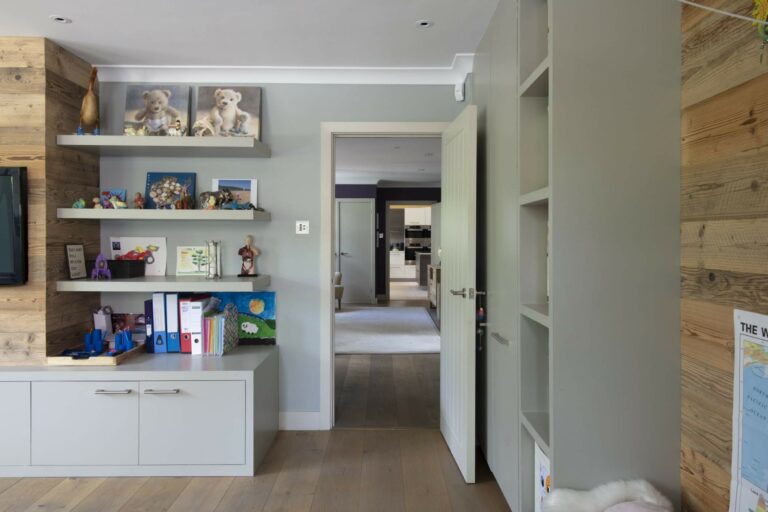 A Modern Family Home with Large Swimming Pool image 51