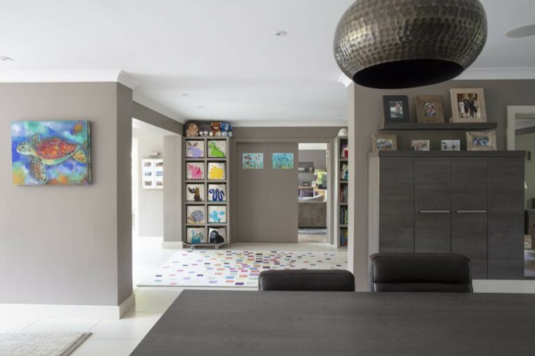 A Modern Family Home with Large Swimming Pool image 8
