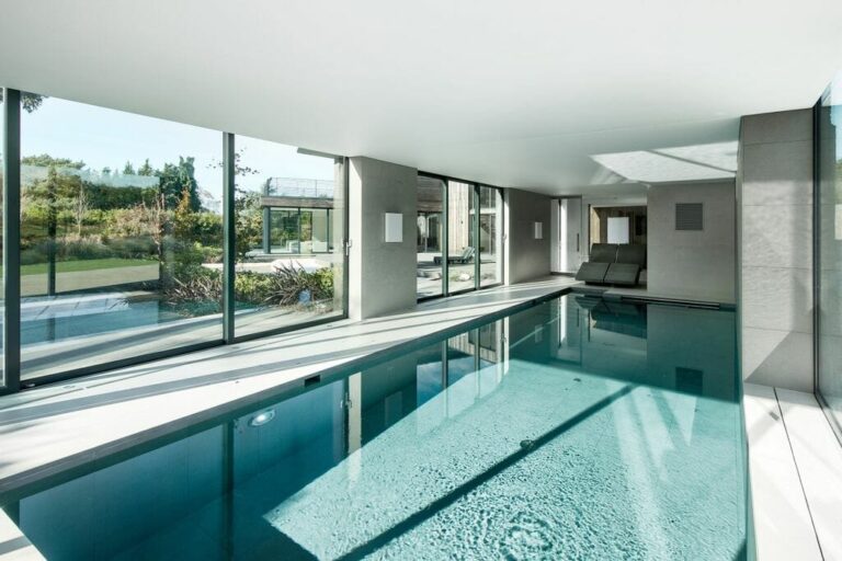 Modern Mega Mansion with Pool and Tennis Court in Southampton image 16