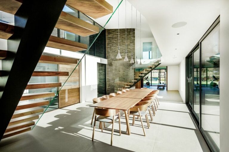 Modern Mega Mansion with Pool and Tennis Court in Southampton image 6