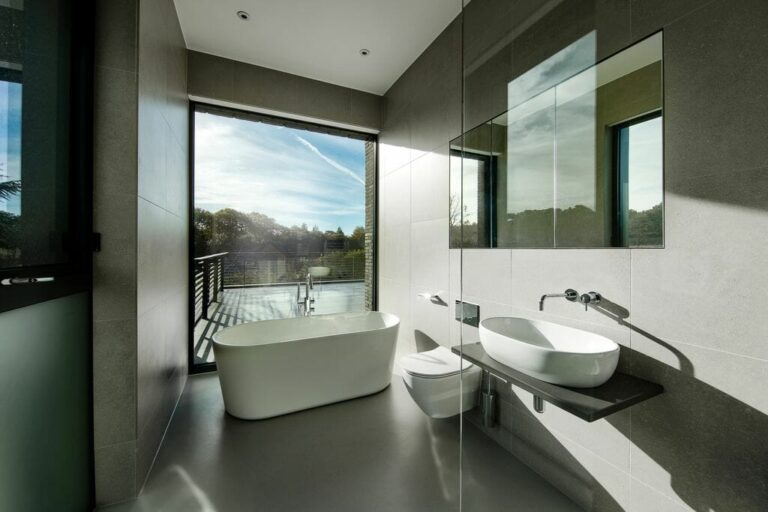 Modern Mega Mansion with Pool and Tennis Court in Southampton image 9