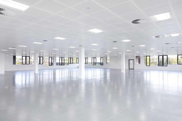 Spacious Office Suite image 2