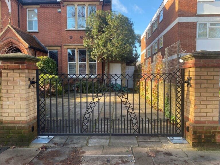 Large Ealing Family Home image 4