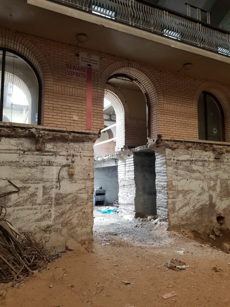 Dilapidated Leisure Centre in Greenwich image 6