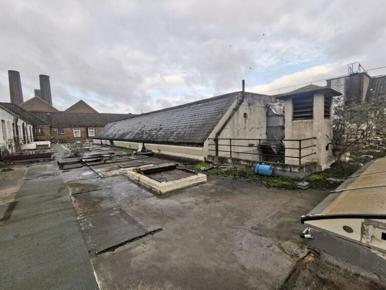 Dilapidated Leisure Centre in Greenwich image 16