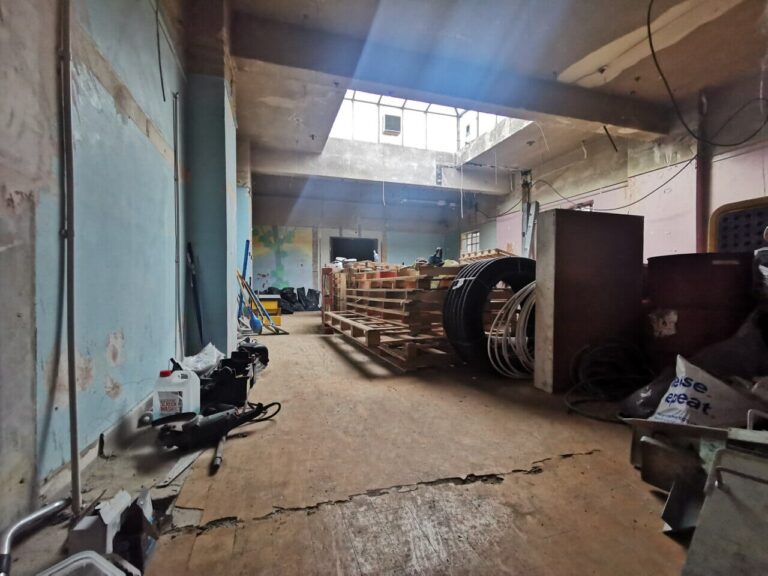 Dilapidated Leisure Centre in Greenwich image 14