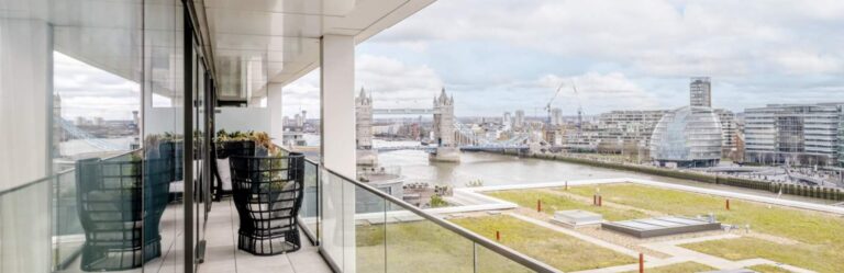 Two Large Penthouses with Views of London image 14