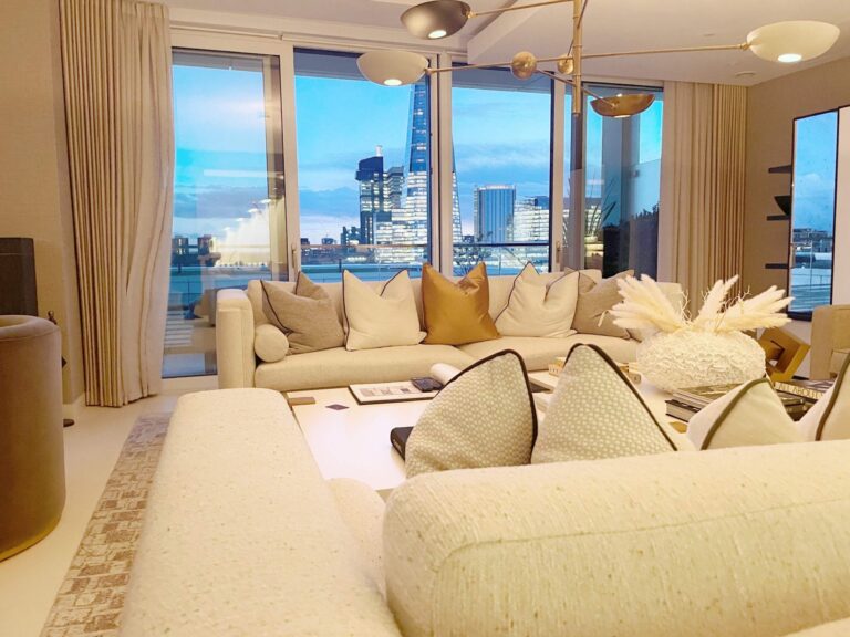 Two Large Penthouses with Views of London image 5