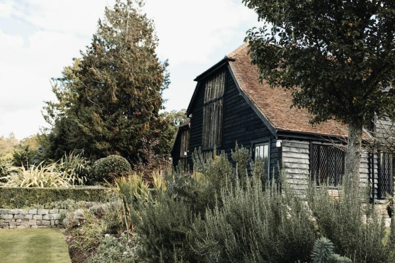Barn Style Tudor Mansion image 32