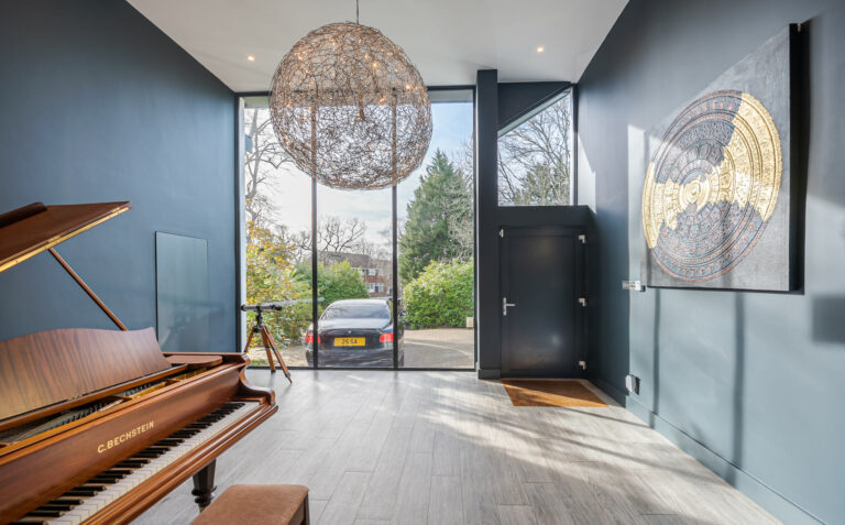 Modern Dulwich Home with Outhouse image 2