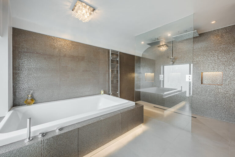 Modern Dulwich Home with Outhouse image 18