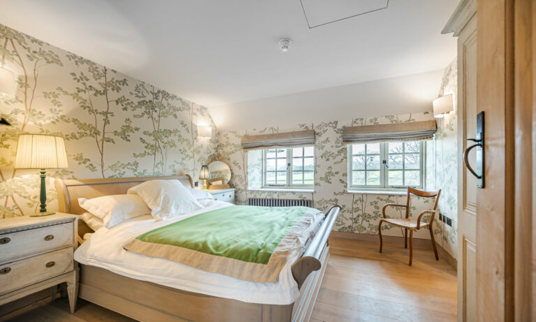 Surrey Farmhouse with Events Barn image 35