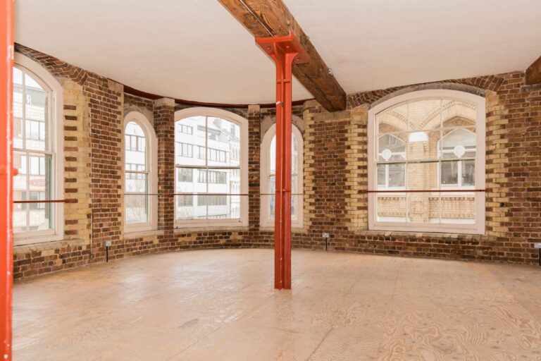 Large Open Plan Vacant Floor image 8