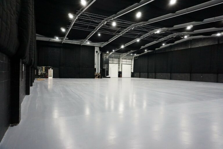 Large Studio Space in Iver image 8