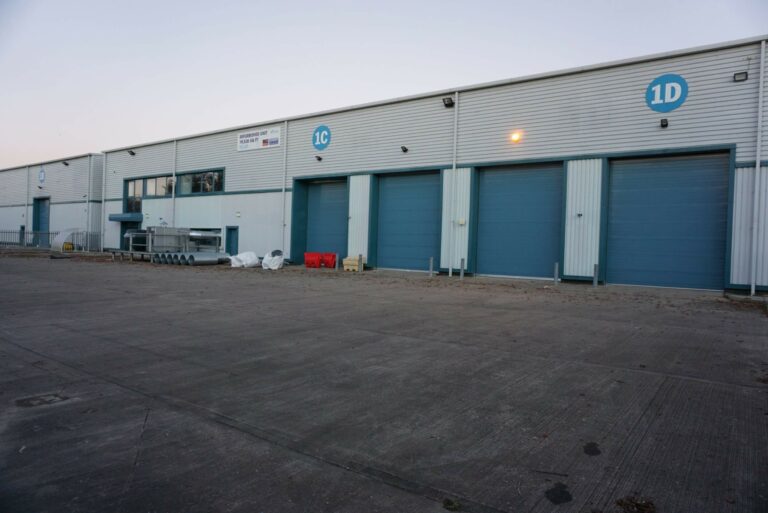 Large Studio Space in Iver image 35