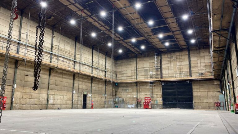 Large Blackout Studio in Twickenham image 2