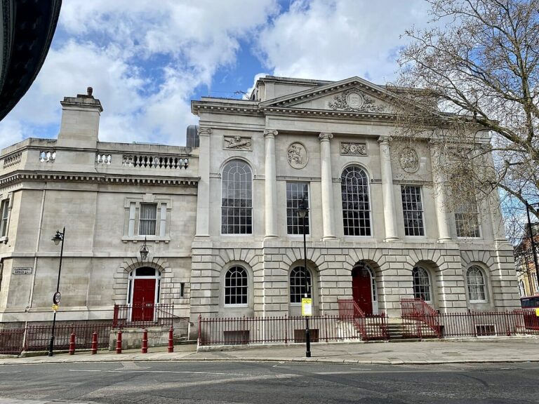 Grand Period Building in Clerkenwell image 2