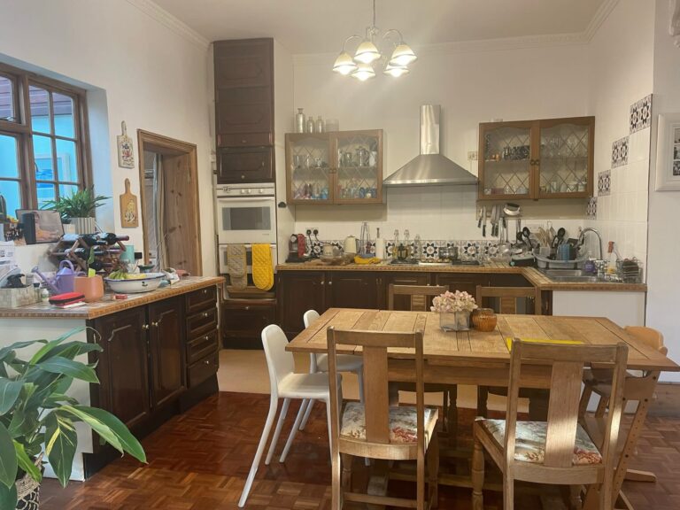70/80s Family Home image 6