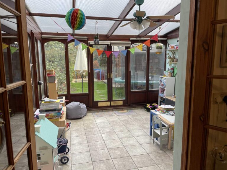 70/80s Family Home image 15