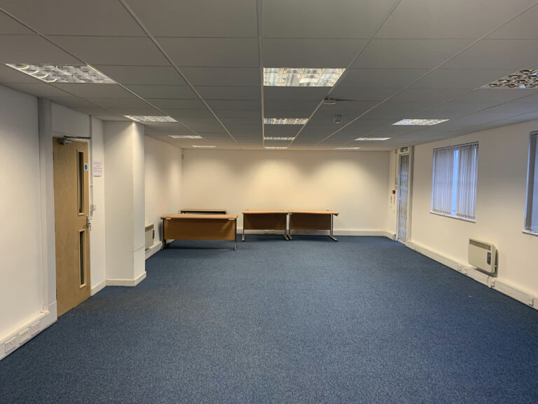 Large Studio Space in Iver image 34