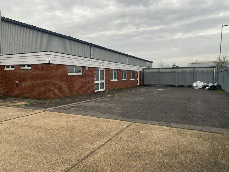 Large Studio Space in Iver image 39
