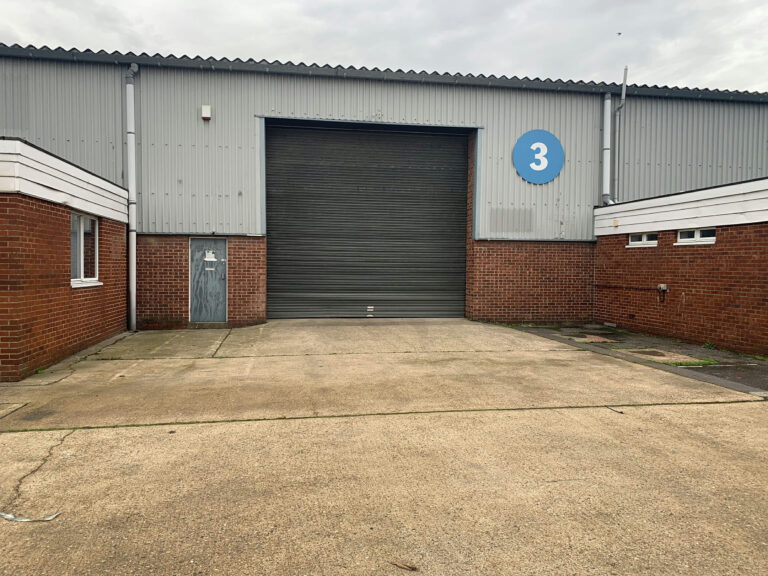 Large Studio Space in Iver image 40