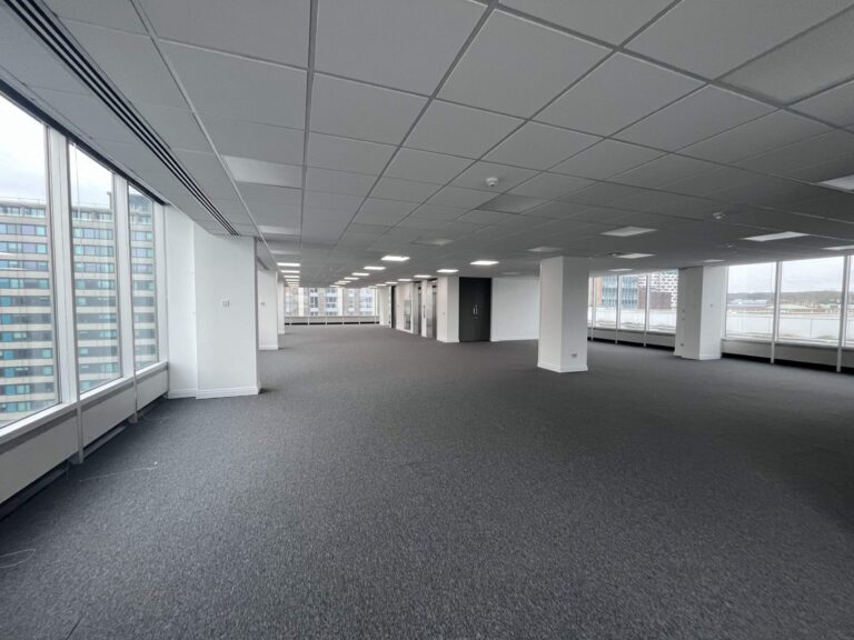 Vacant Croydon Office image 2