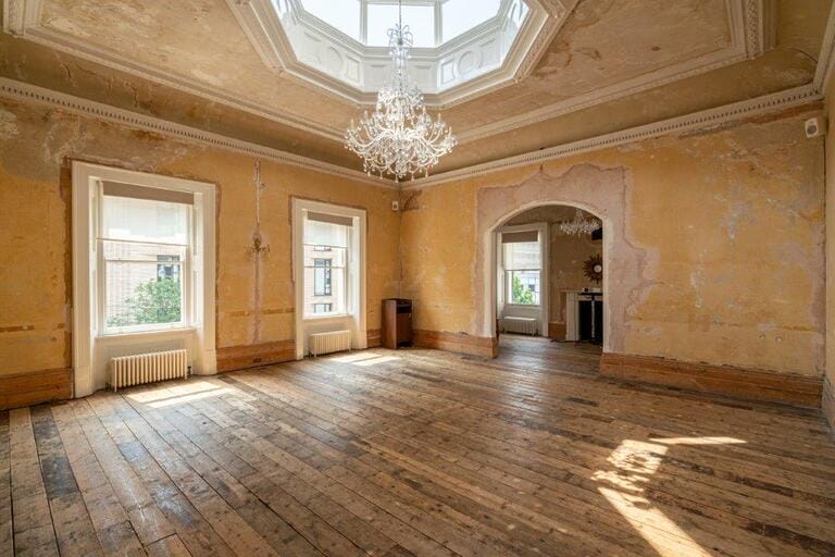 Grand Period Building in Clerkenwell image 13