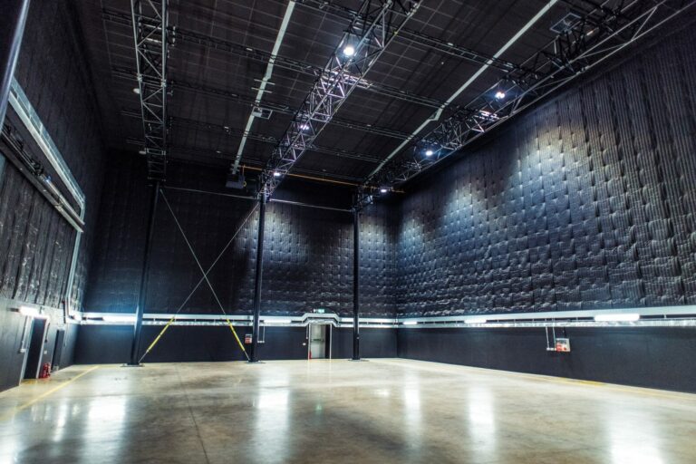 Large Studio in Park Royal image 7