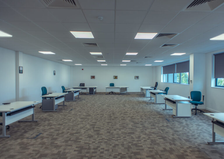 Large Studio in Park Royal image 13