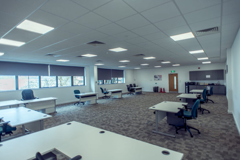 Large Studio in Park Royal image 14