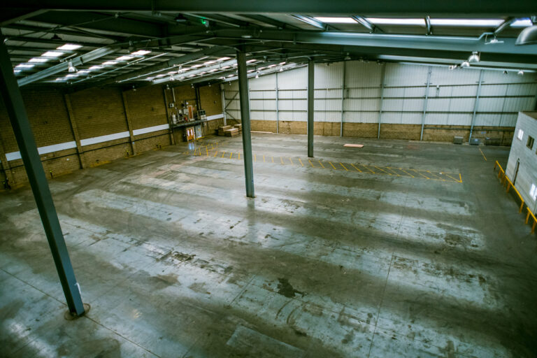 Large Studio in Park Royal image 11